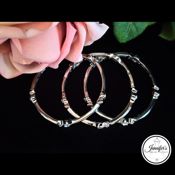 Lia Sophia "Cloud Nine Flirty" Silver Tone Cut Crystal Stretch Bracelet - Picture 5 of 9